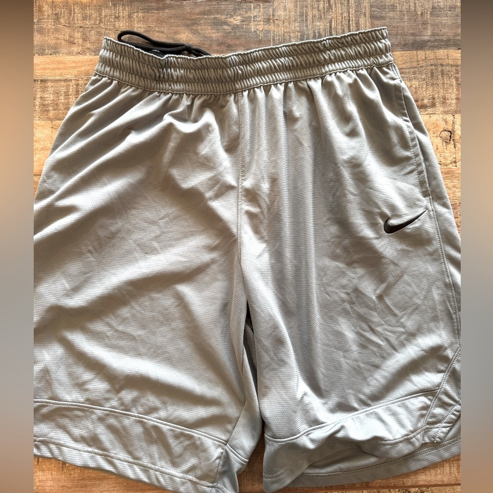 Men’s grey Nike basketball shorts - size XL